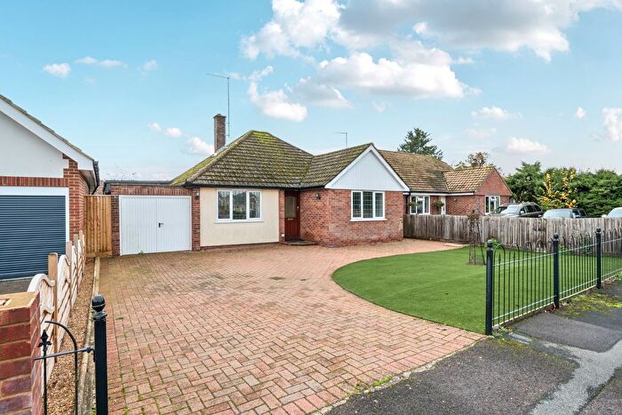 3 Bedroom Bungalow For Sale In Sedgmoor Gardens, Flackwell Heath, High Wycombe, Buckinghamshire, HP10
