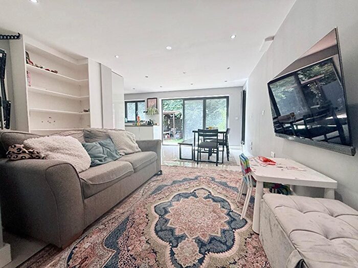 3 Bedroom End Of Terrace House To Rent In Wulfstan Street, East Acton, London, W12