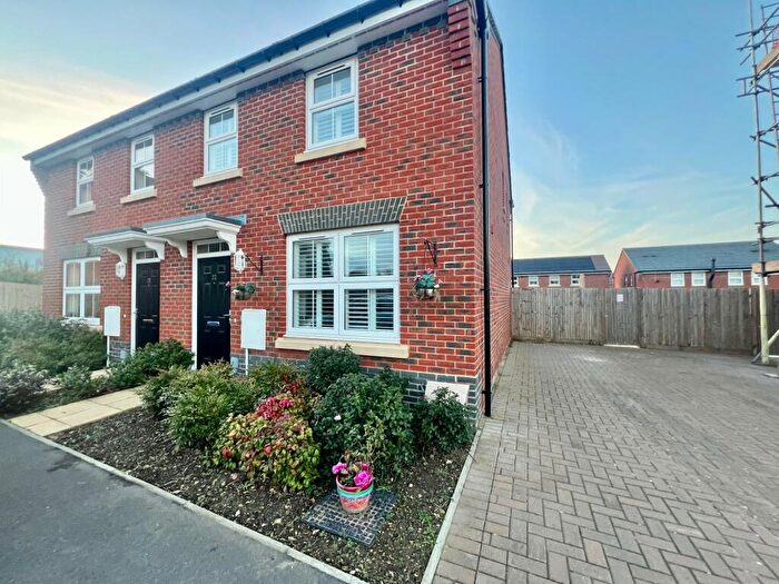 3 Bedroom House To Rent In Mortimer Place - Month Tenancy, BH11