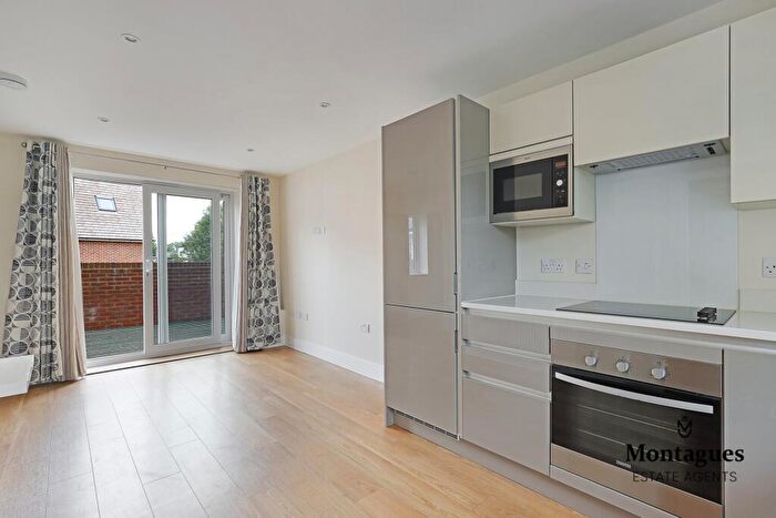2 Bedroom Duplex To Rent In Station Approach, Theydon Bois, CM16
