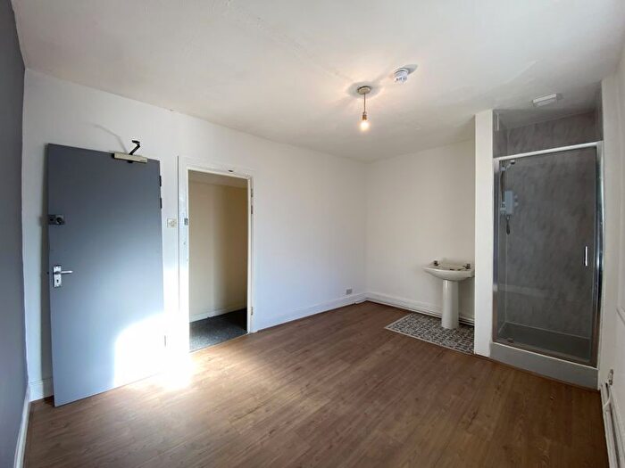 1 Bedroom Property To Rent In All Bills Included. Cardiff Road, Taffswell Nr Cardiff, CF15