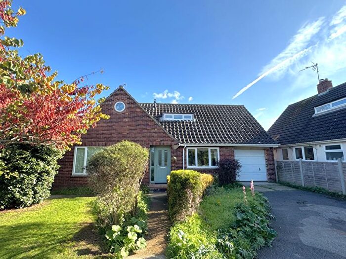 3 Bedroom Detached House For Sale In Heather Close, Bury St. Edmunds, IP31