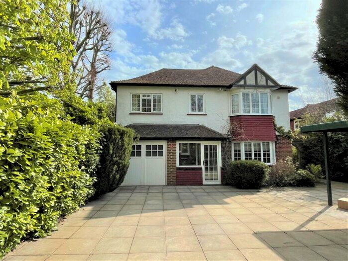 4 Bedroom Detached House To Rent In Furze Hill, Kingswood, KT20