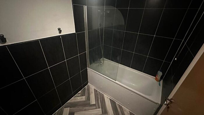 1 Bedroom Apartment To Rent In Park Street - Central Luton - Bedroom With Parking -, LU1