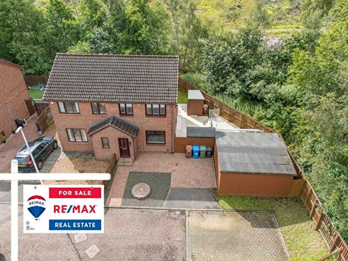 3 Bedroom Semi-Detached House For Sale In B Robertson Way, Knightsridge, Livingston, EH54