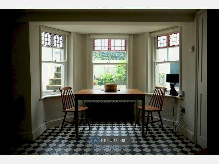 1 Bedroom Flat To Rent In Newick Road, London, E5