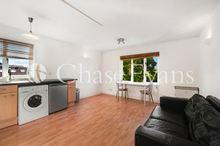 1 Bedroom Apartment To Rent In Transom Square, Isle Of Dogs, London, E14