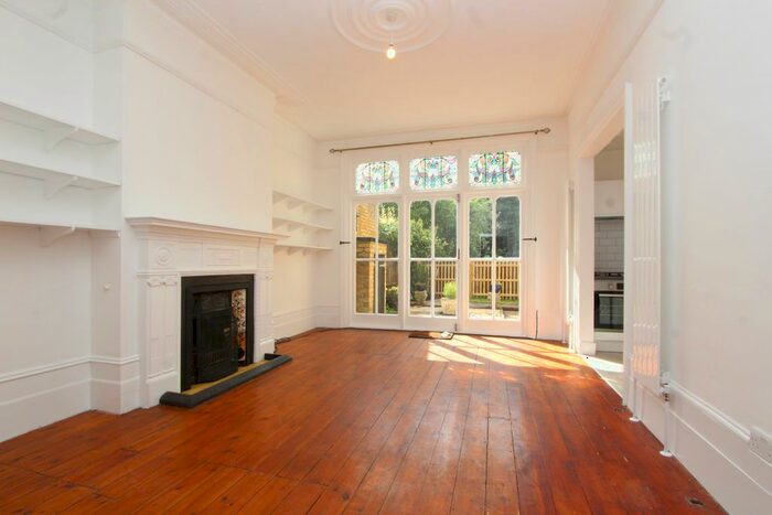 1 Bedroom Flat To Rent In Methuen Park, London, N10