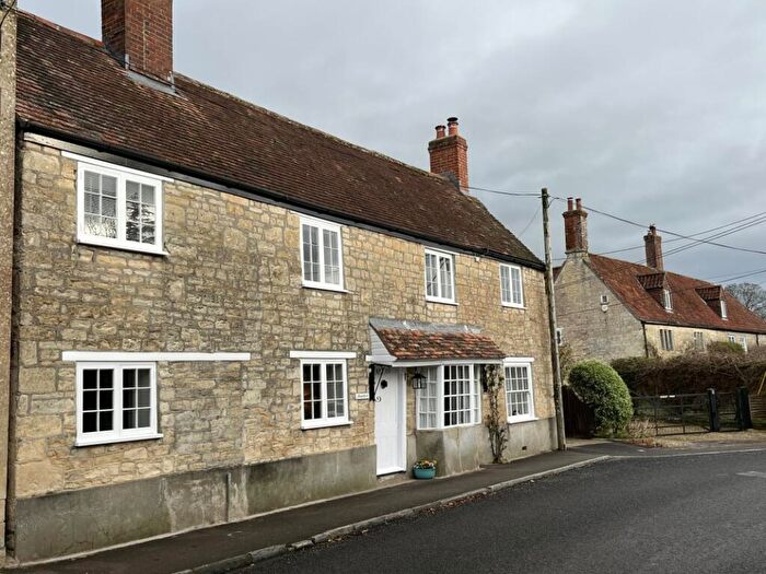 4 Bedroom Detached House For Sale In Moonfleet, Marnhull, DT10