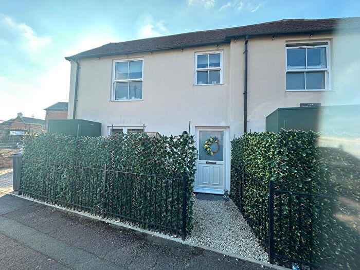 2 Bedroom End Of Terrace House To Rent In The Old Farmhouse, Kennet Road, Newbury, RG14