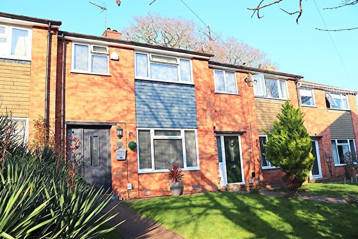 3 Bedroom Terraced House For Sale In Shakespeare Gardens, Farnborough, GU14