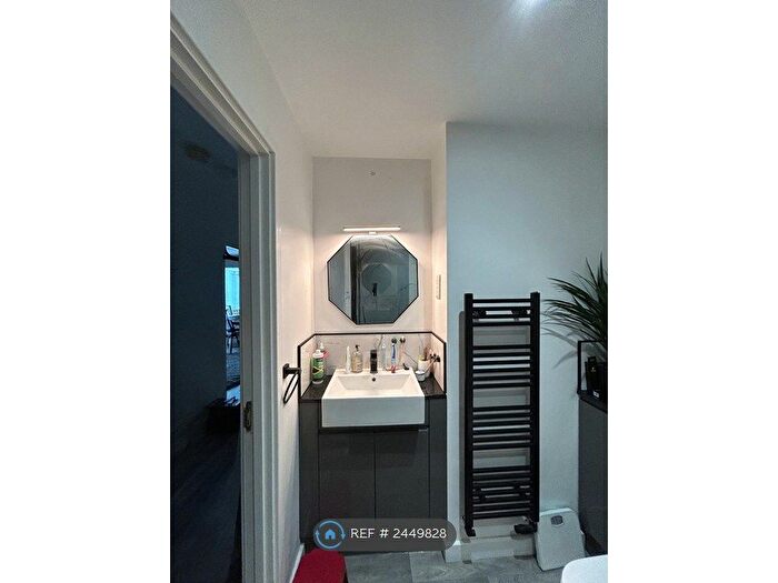 2 Bedroom Flat To Rent In Lindsell Avenue, Letchworth, SG6