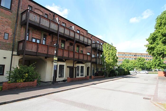2 Bedroom Flat To Rent In Leen Gate, Lenton, Nottingham, NG7