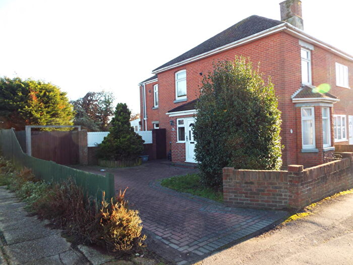 2 Bedroom Semi-Detached House To Rent In Pinegrove Road, Southampton, SO19