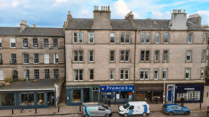 2 Bedroom Flat For Sale In Comely Bank Road, Stockbridge, EH4