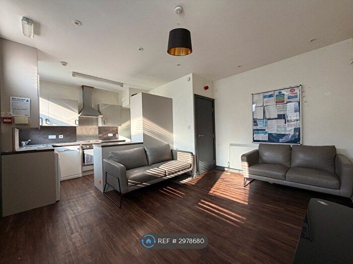 5 Bedroom Terraced House To Rent In Beechwood Terrace, Leeds, LS4