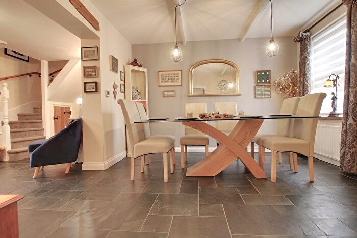 3 Bedroom Cottage For Sale In Station Road, Manea, PE15