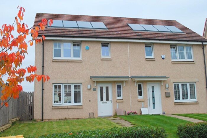 3 Bedroom Semi-Detached House For Sale In Sherman Drive, East Kilbride, G74