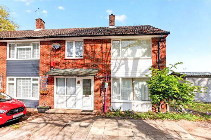 3 Bedroom End Of Terrace House For Sale In South Hill Road, Bracknell, Berkshire, RG12