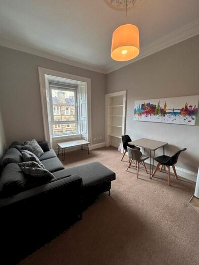 2 Bedroom Flat To Rent In Montgomery Street, Hillside, Edinburgh, EH7