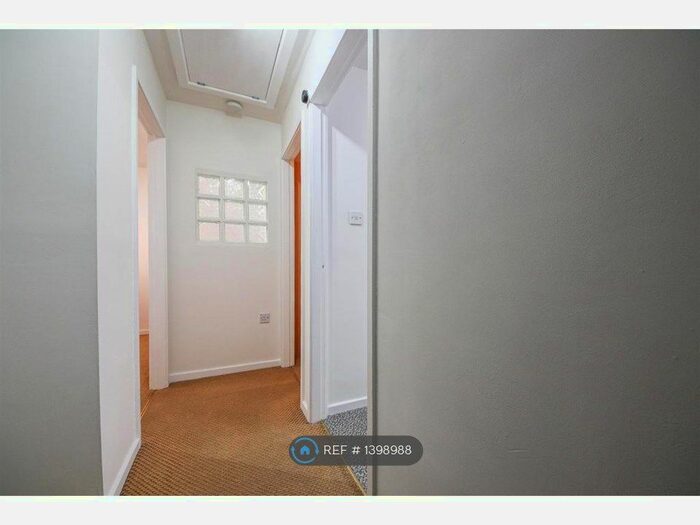 1 Bedroom Flat To Rent In Berwyn Court, Southport, PR8