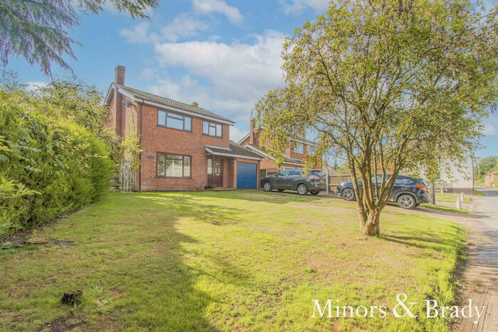 3 Bedroom Detached House For Sale In The Street, Foxley, NR20
