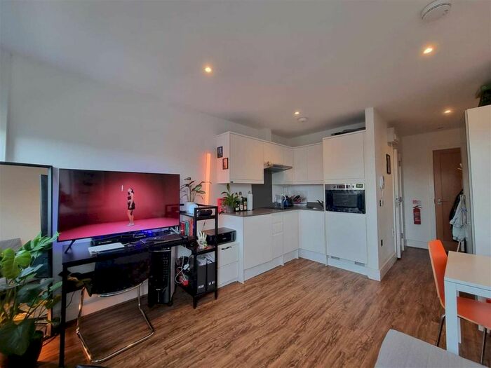 1 Bedroom Studio To Rent In Hampden Road, Hornsey, Turnpike Lane, N8