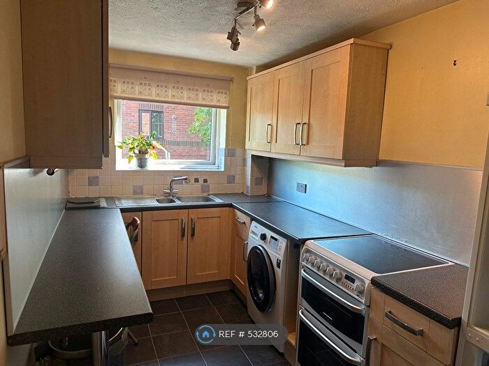 1 Bedroom Flat To Rent In Welham Court, North Mymms, Hatfield, AL9