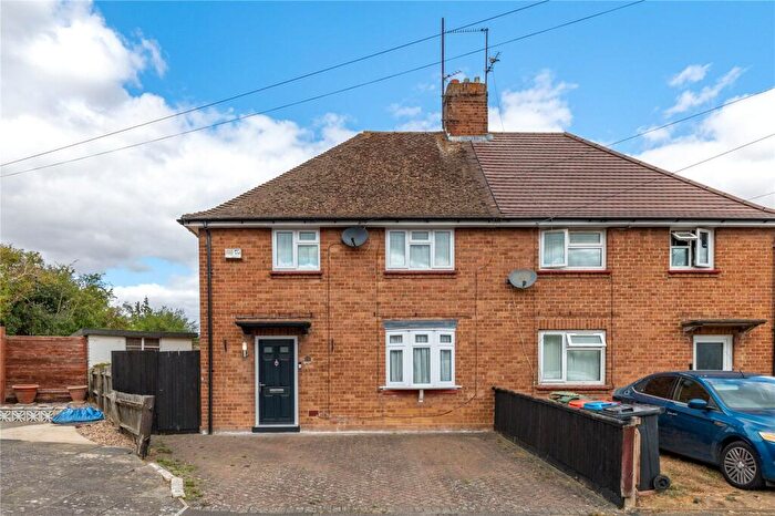 3 Bedroom Semi-Detached House For Sale In Whaddon Road, Newport Pagnell, Buckinghamshire, MK16