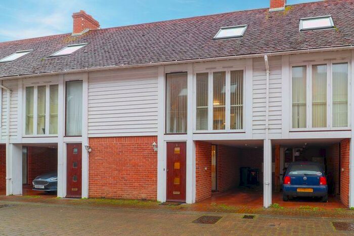 2 Bedroom Terraced House To Rent In Canterbury, CT1