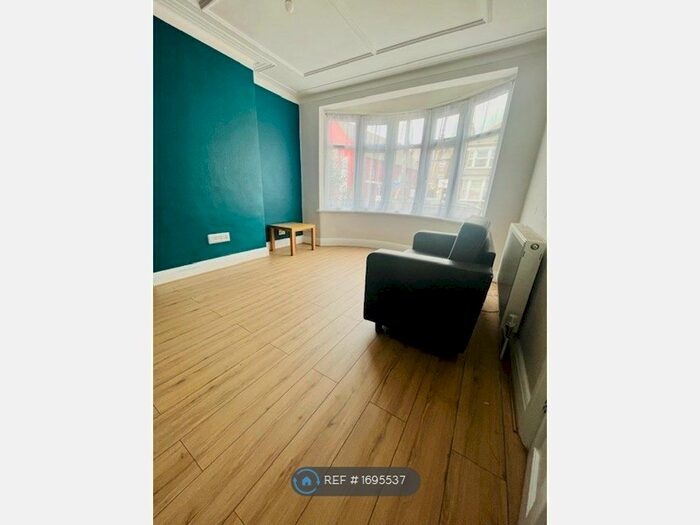 3 Bedroom End Of Terrace House To Rent In Philip Lane, London, N15