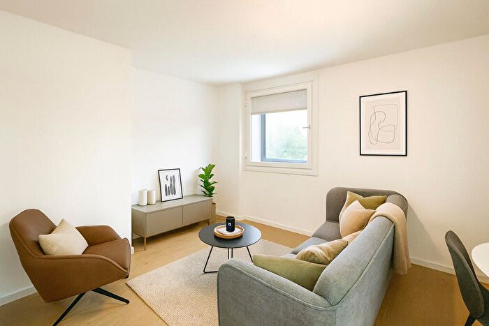 2 Bedroom Flat To Rent In Benson Road, London, SE23