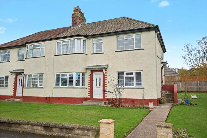 2 Bedroom Apartment For Sale In Rothbury Gardens, Adel, Leeds, LS16