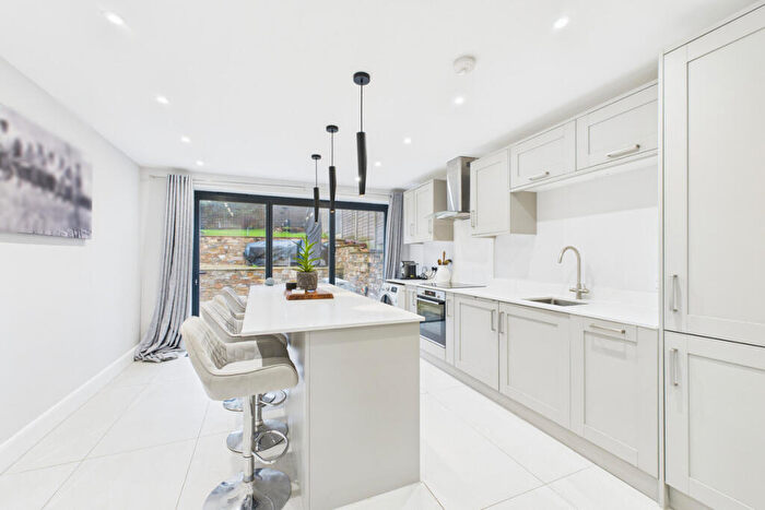 3 Bedroom End Of Terrace House For Sale In Musk Hill, Hemel Hempstead, HP1