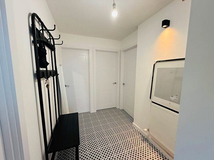 2 Bedroom Flat To Rent In Campden House, Harben Road, Swiss Cottage, NW6