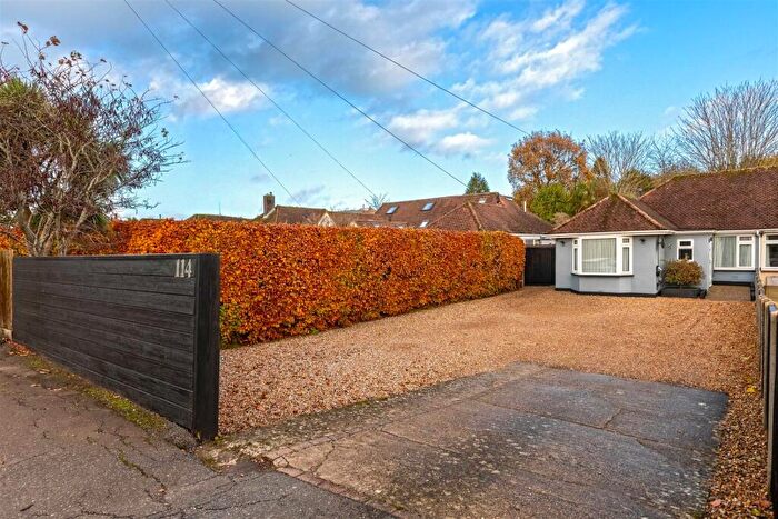 3 Bedroom Semi-Detached Bungalow For Sale In Findon Road, Worthing, BN14
