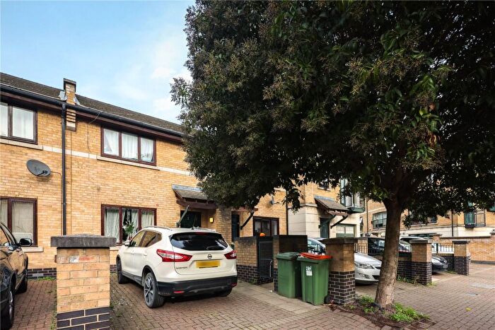 3 Bedroom Terraced House To Rent In Badminton Mews, London, E16