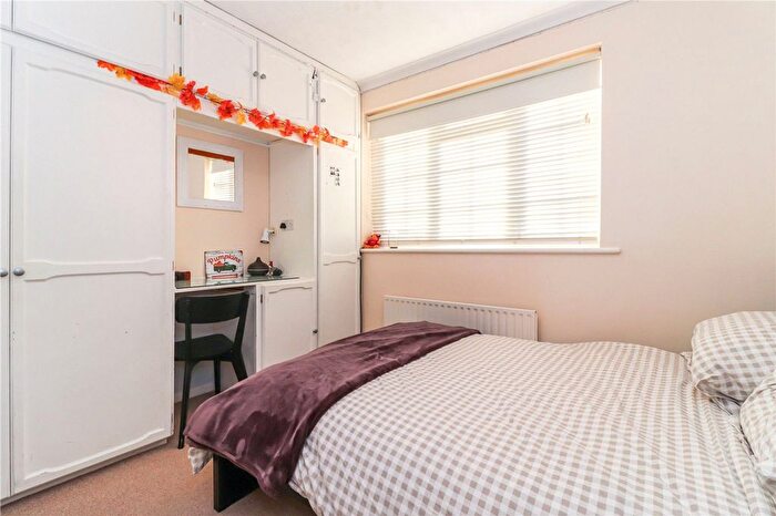 5 Bedroom Semi-Detached House To Rent In Wadham Road, Abbots Langley, WD5