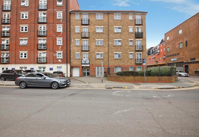 1 Bedroom Flat For Sale In Market Link, Romford, RM1