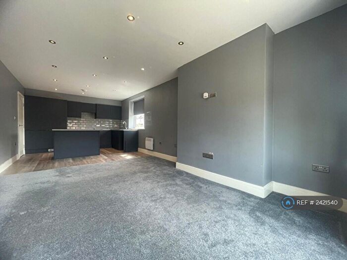 2 Bedroom Flat To Rent In Belle Vue Avenue, Doncaster, DN4