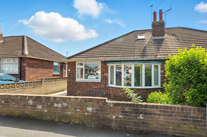 2 Bedroom Bungalow To Rent In Kennerleigh Walk, Leeds, LS15