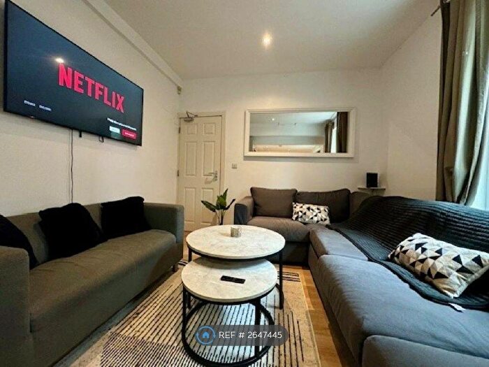 7 Bedroom Semi-Detached House To Rent In Derby Grove, Nottingham, NG7