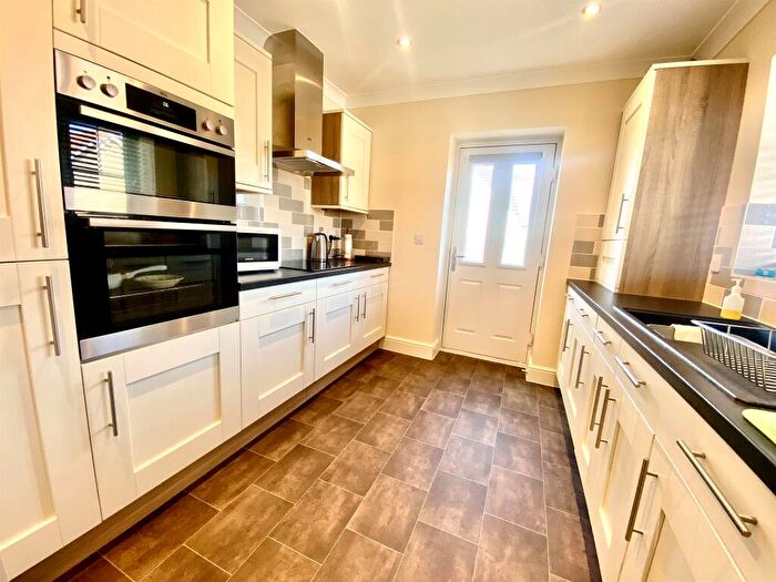 2 Bedroom Detached Bungalow For Sale In Juniper Close, Doddington, March, PE15
