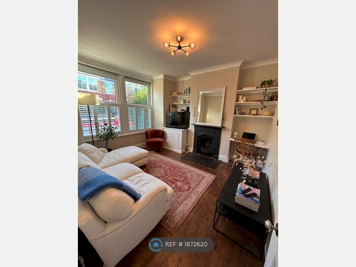 2 Bedroom Maisonette To Rent In Penwith Road, London, SW18