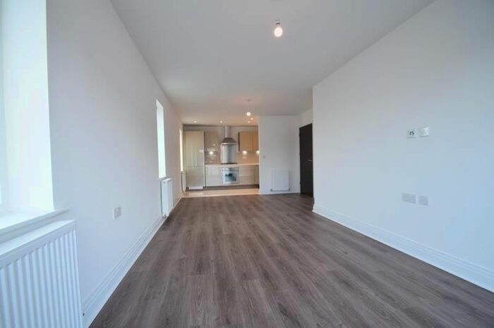 2 Bedroom Flat To Rent In Metro House, Pinner Road, Northwood, HA6