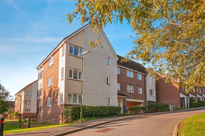2 Bedroom Flat For Sale In Bowden Way, Haywards Heath, RH16