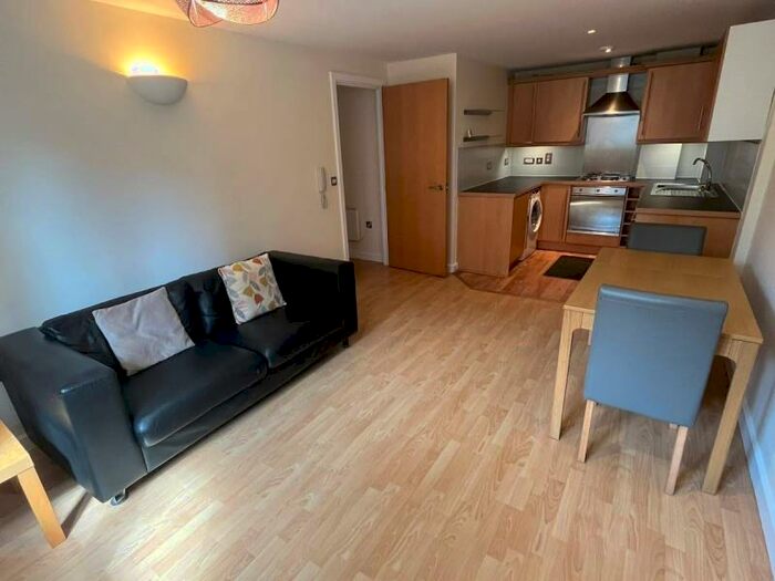 2 Bedroom Flat To Rent In Velocity North, City Walk, LS11