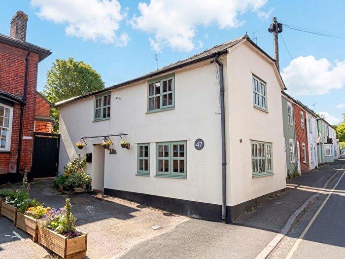 3 Bedroom Detached House For Sale In South Street, Hythe, SO45