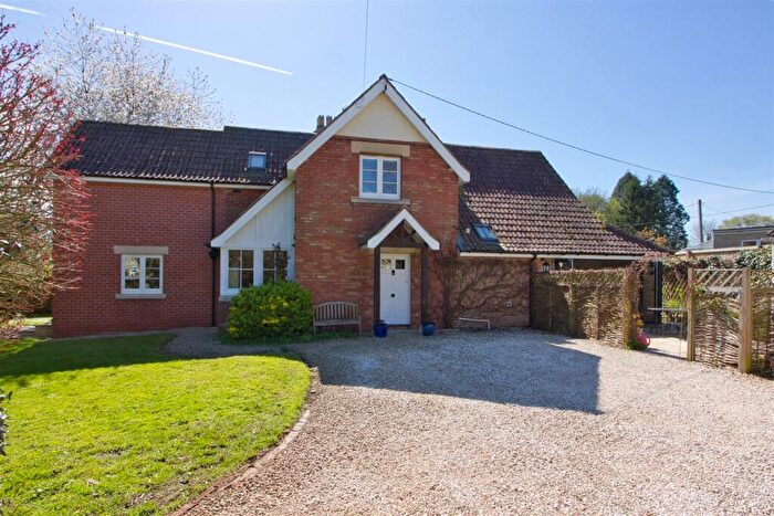 5 Bedroom Detached House For Sale In Frog Lane, Great Somerford, Chippenham, SN15