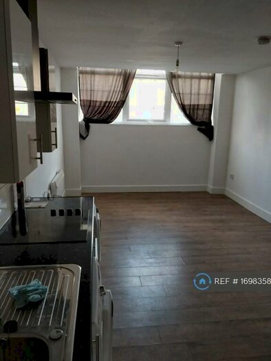 Studio To Rent In Central House, Leicester, LE1